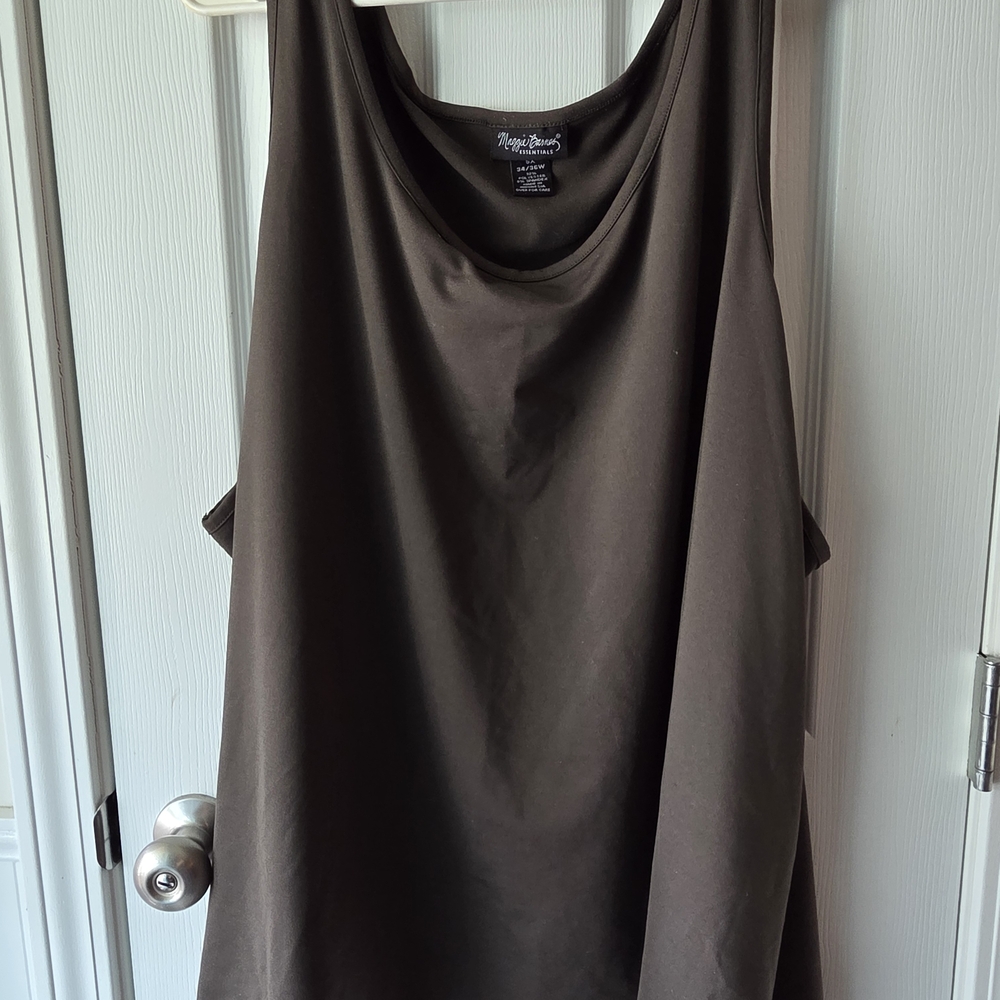 Maggie Barnes Scoop Neck Tank Top in Chocolate Brown